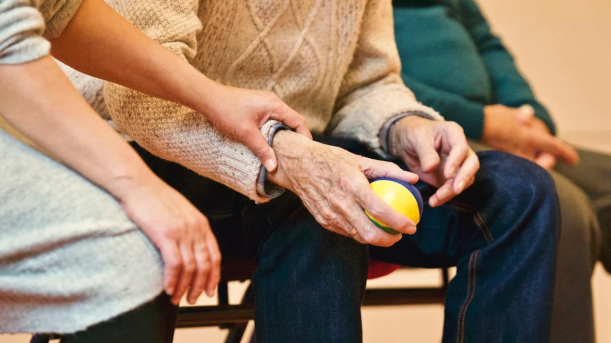 How to Handle Sudden Caregiving Responsibilities: 5 Tips